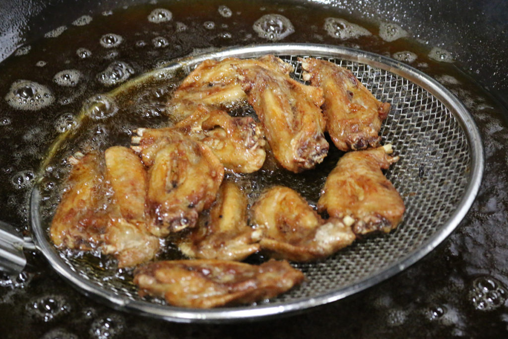 鶏料理　葛（かつら）の手羽先唐揚